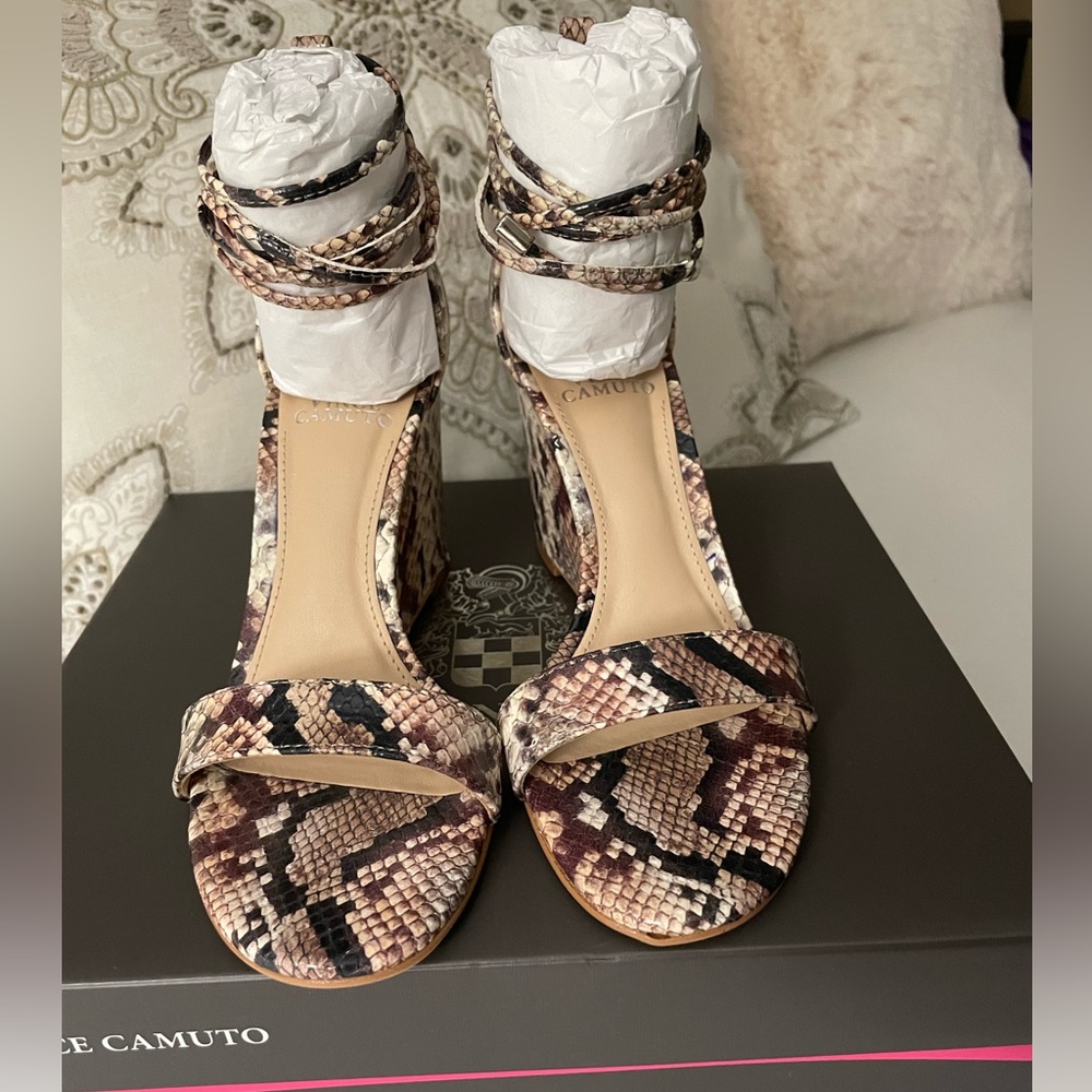 VINCE CAMUTO STASSIA Wraparound Wedge Sandal TAUPE BROWN 6M NIB
